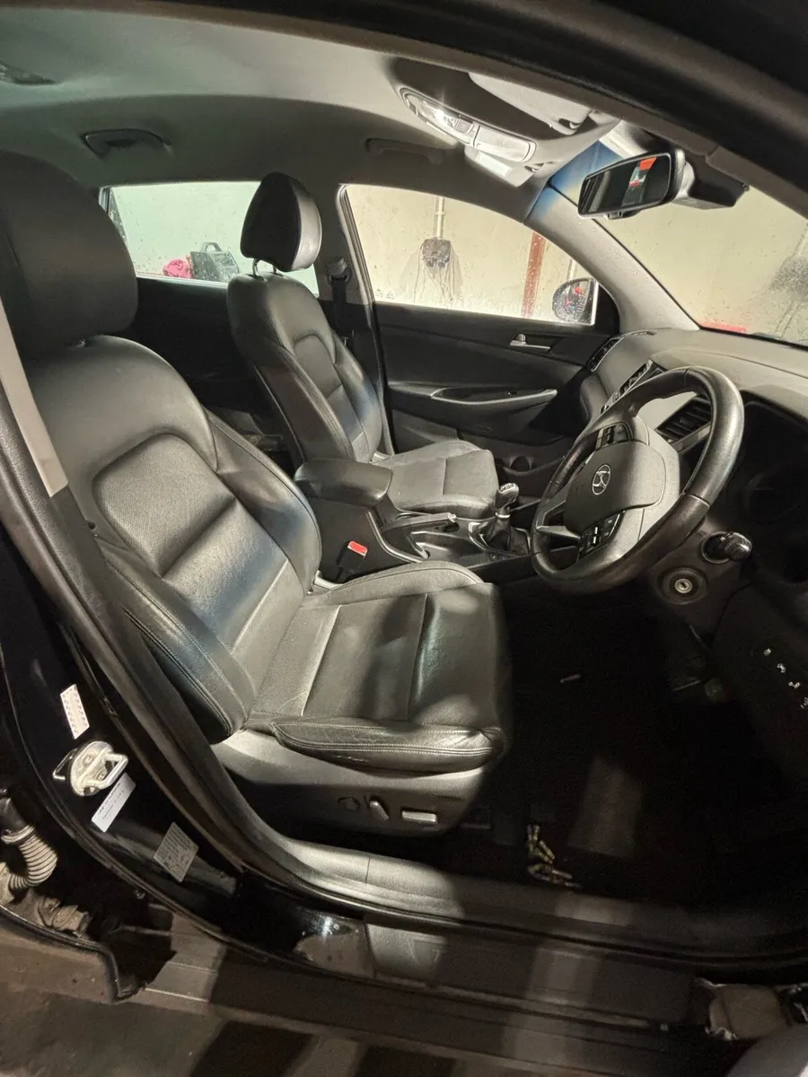 Hyundai Tucson- Kia Sportage leather seats - Image 1