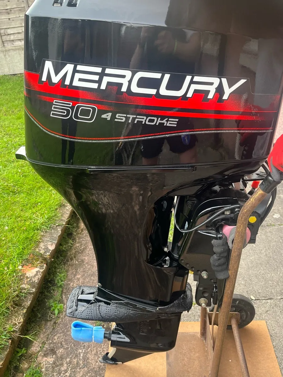 Mercury 4 stroke outboard boat engine - Image 2