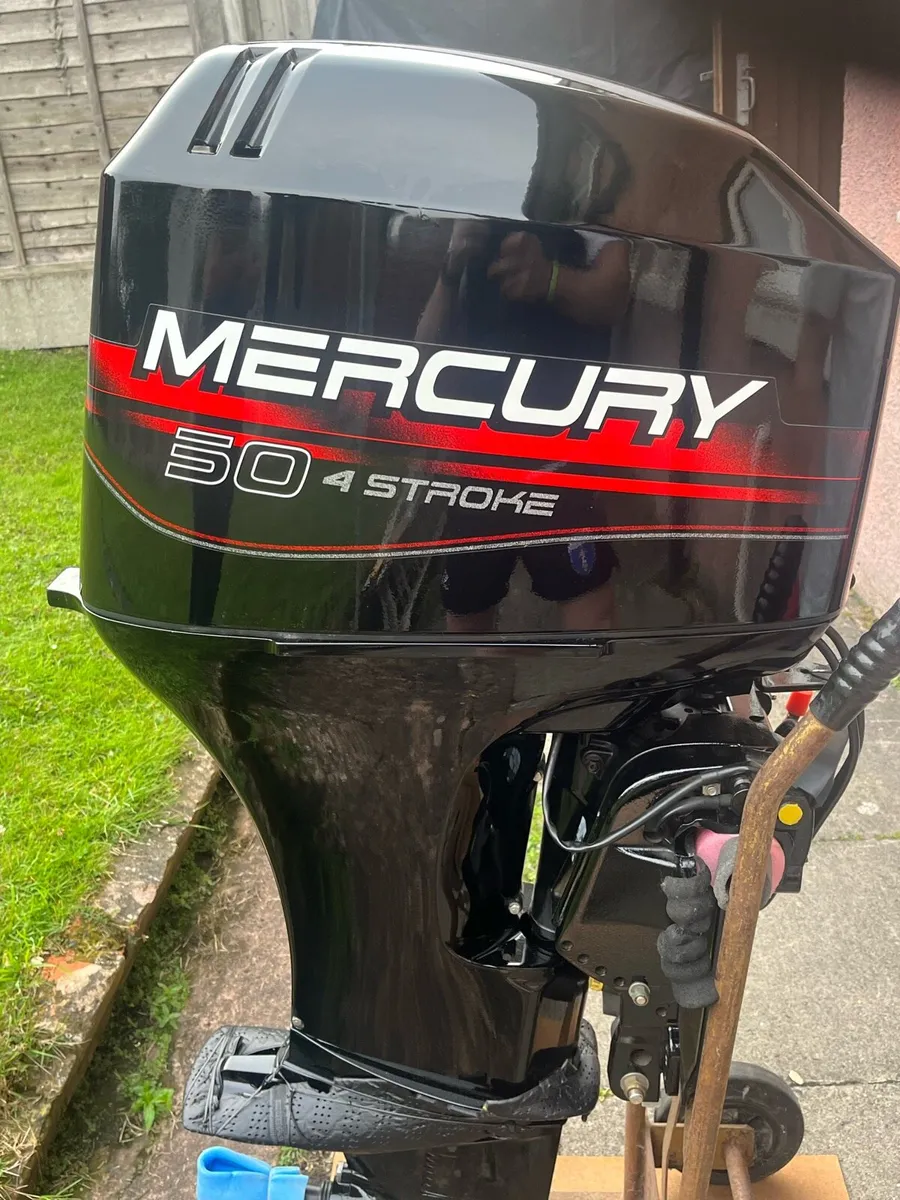 Mercury 4 stroke outboard boat engine - Image 3