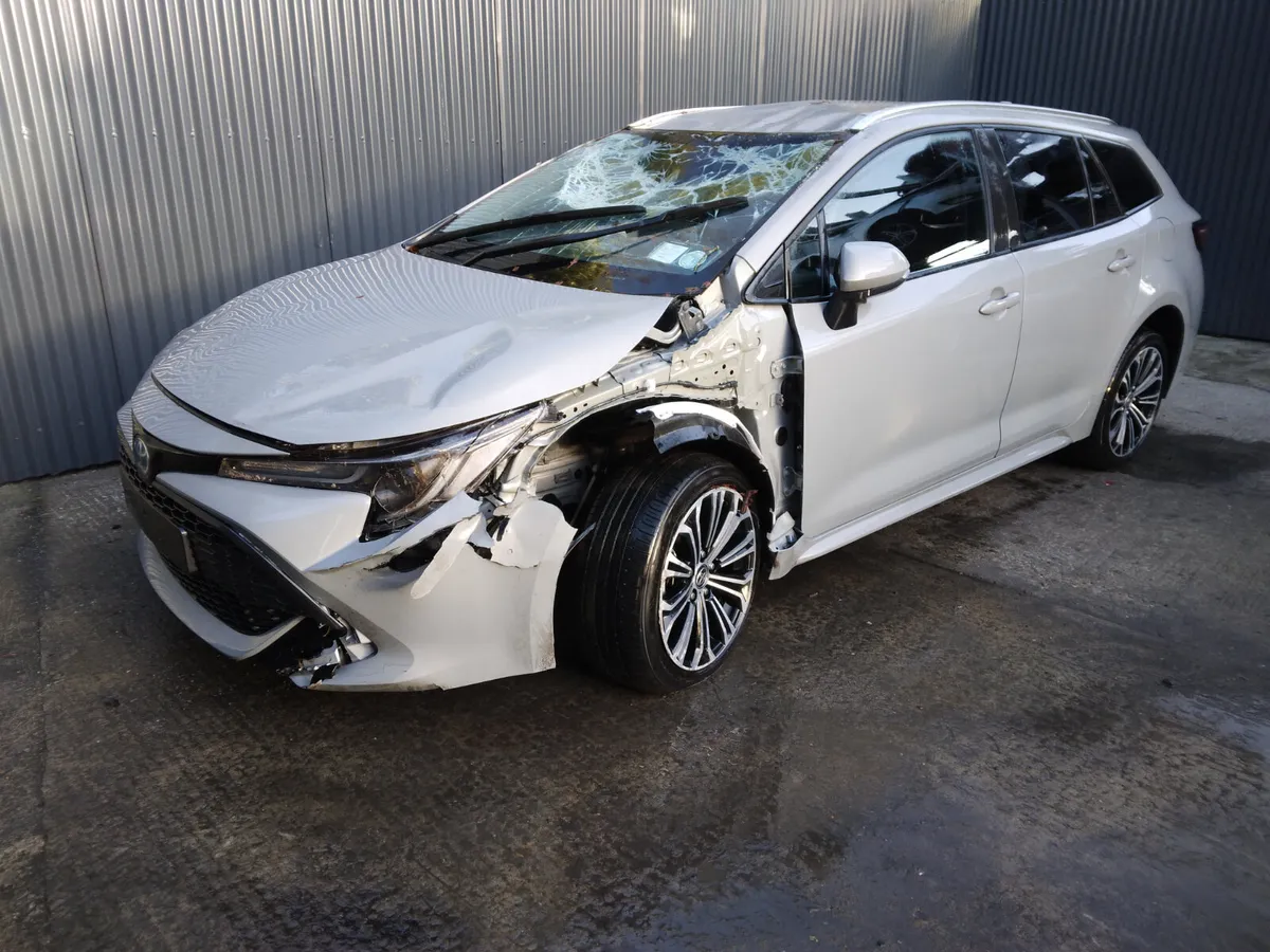 2022 Toyota Corolla Hybrid Breaking/Dismantling - Image 1