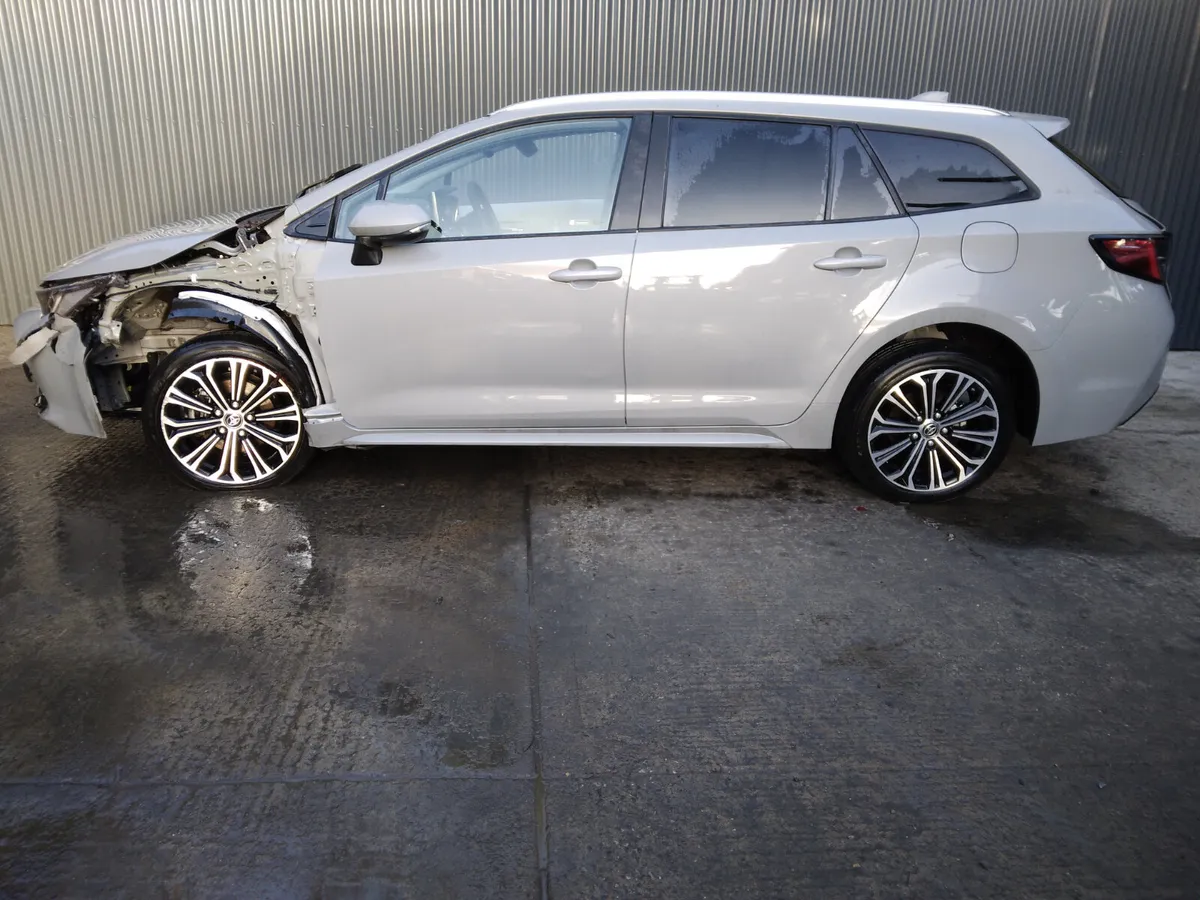 2022 Toyota Corolla Hybrid Breaking/Dismantling - Image 2