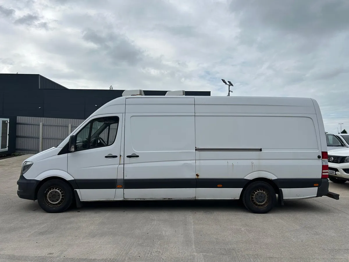 2015 Mercedes Sprinter LWB for breaking all parts - Image 4