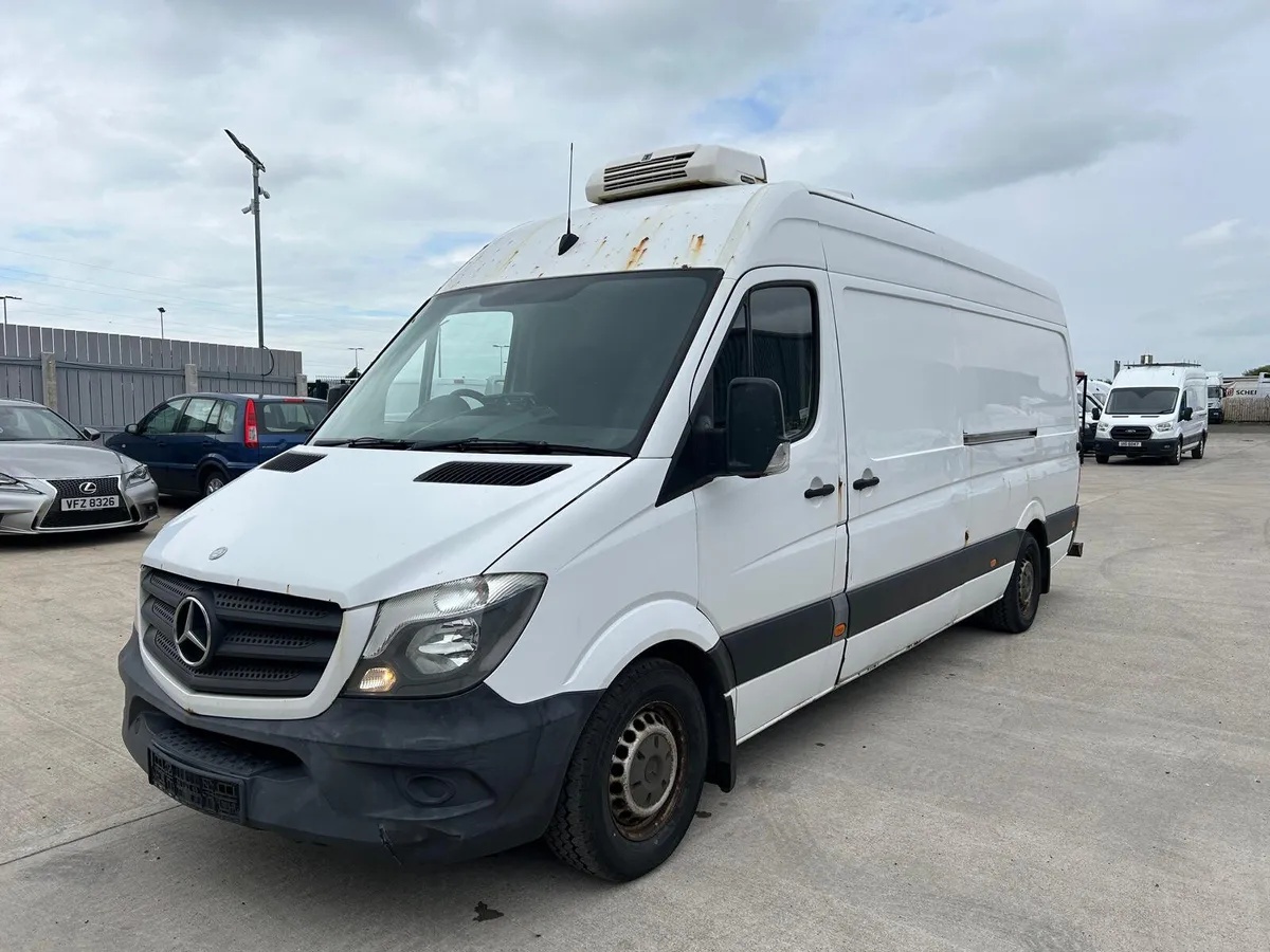 2015 Mercedes Sprinter LWB for breaking all parts - Image 3