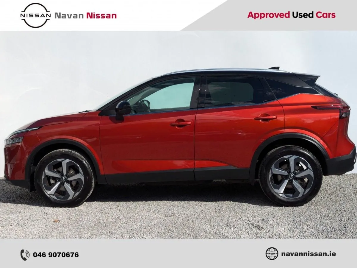 Nissan QASHQAI 1.3i M/hyb SV Premium  low Km s - Image 4
