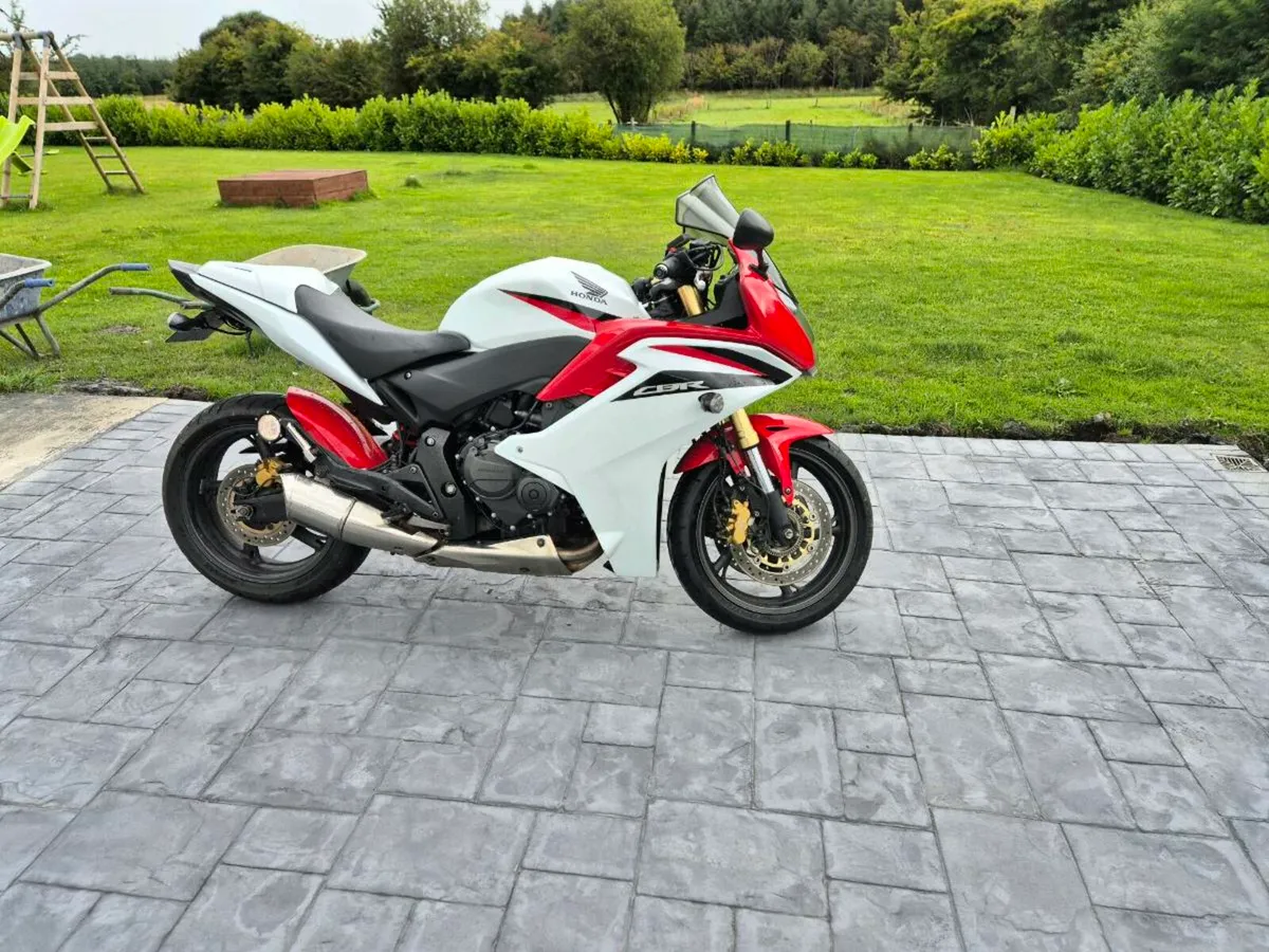 Honda CBR 600F 2011 - Image 1