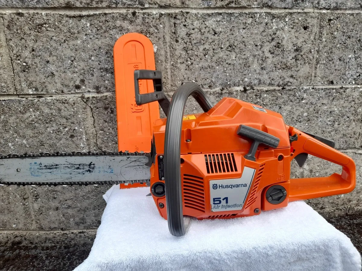 Selling Chainsaw - Image 1