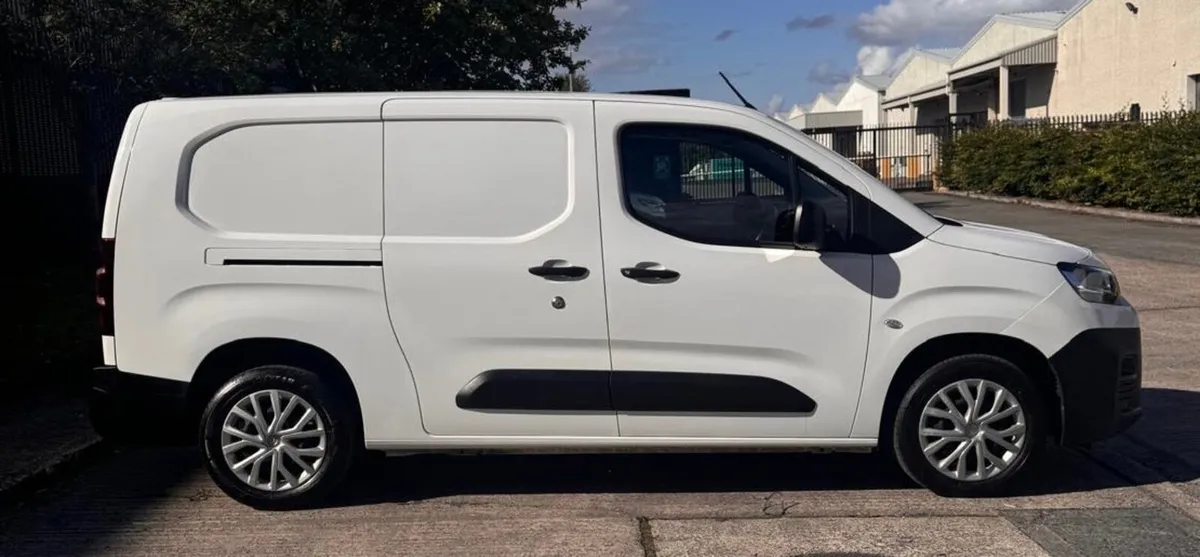 2020 Berlingo Lwb High Spec Low Klms - Image 3