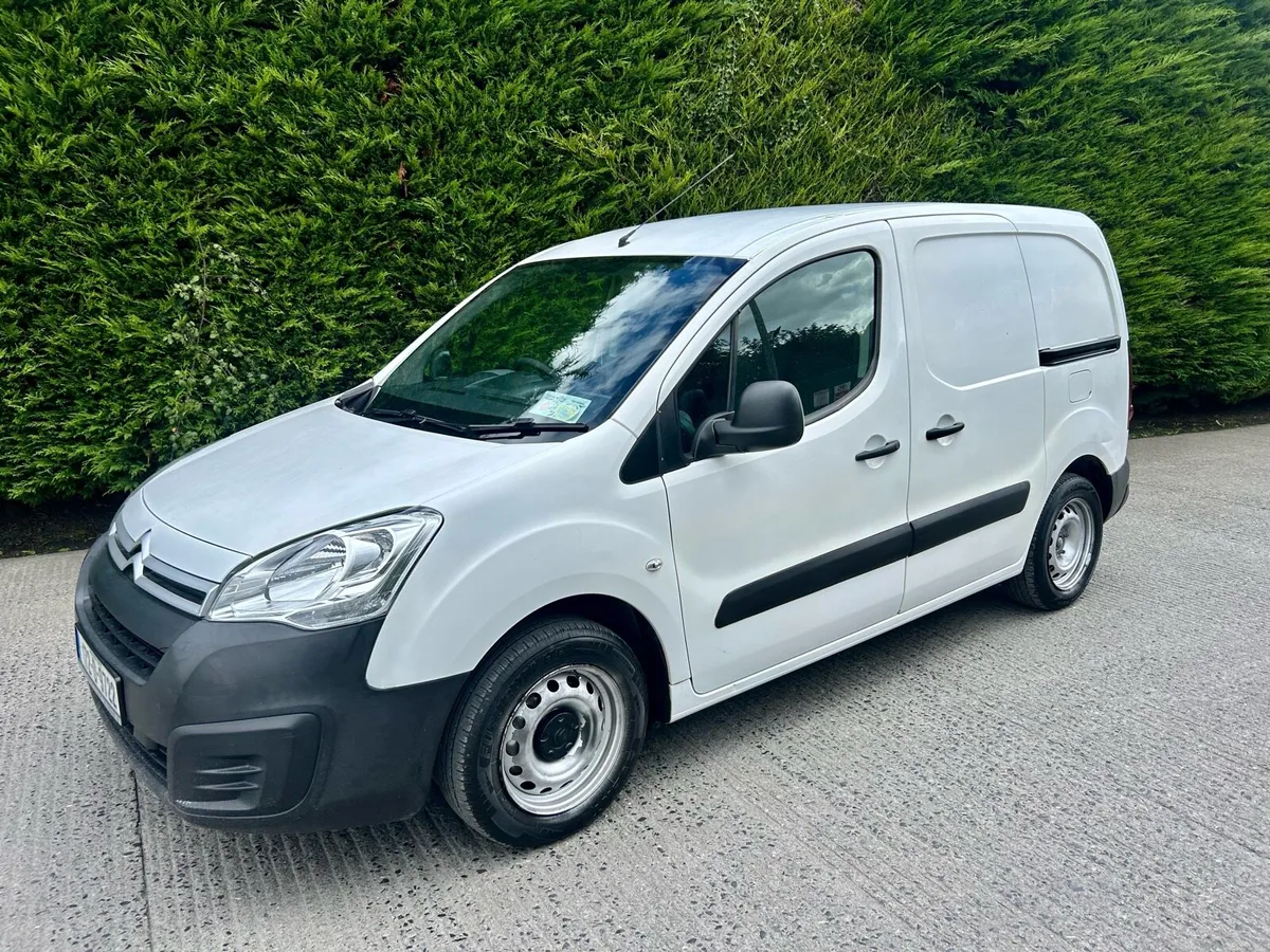 2017 Citroen Berlingo 3 seater - Image 1