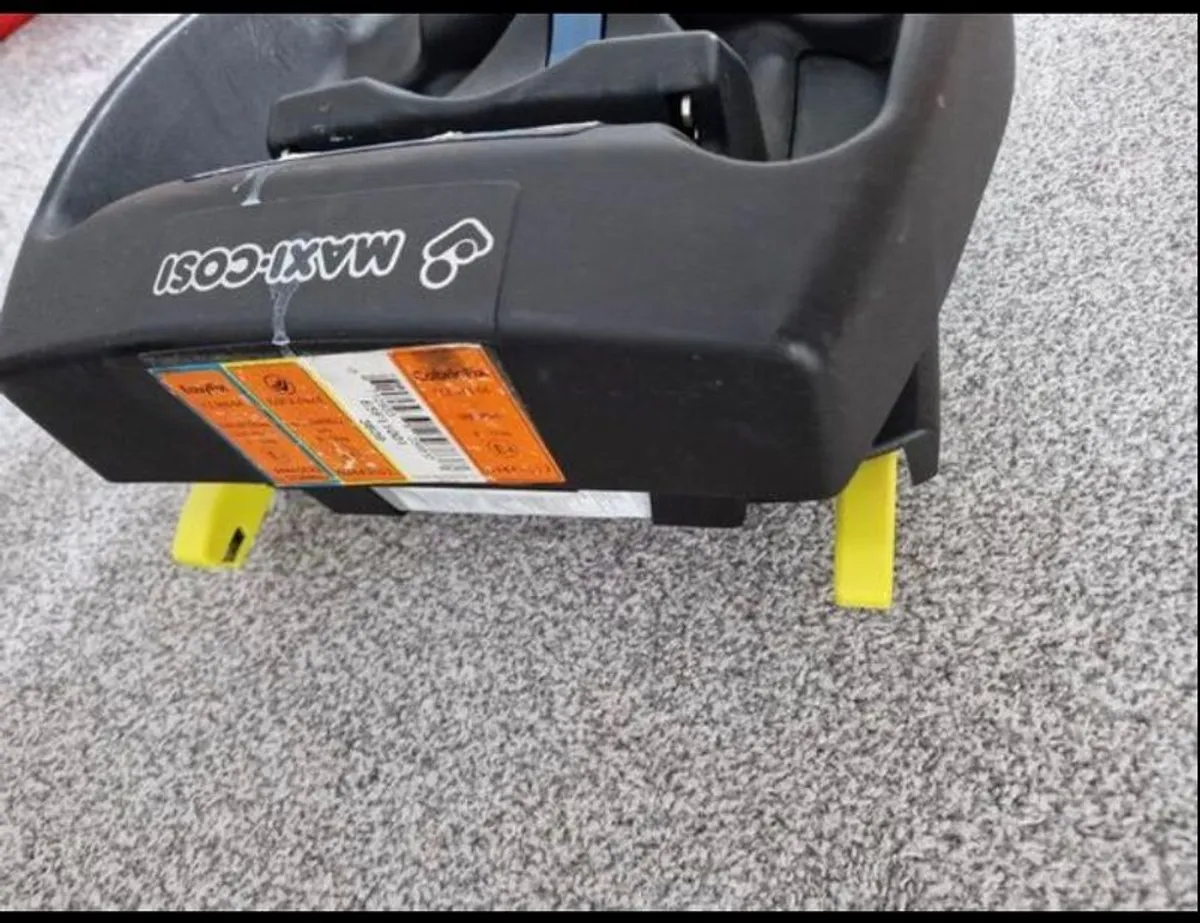 Maxi Cosi car seat base for sale in Co. Wicklow for 40 on DoneDeal