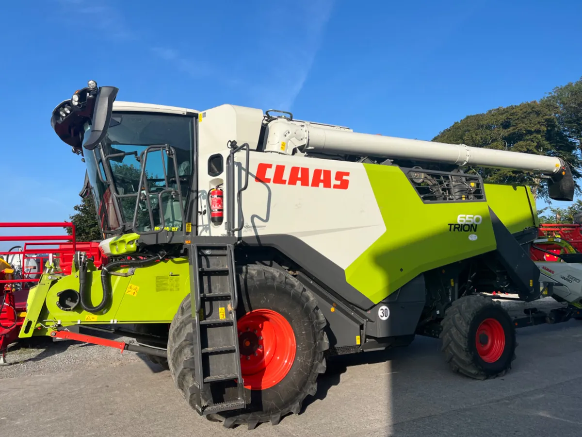 Claas Trion 650 c/w Vario 680 - Image 2