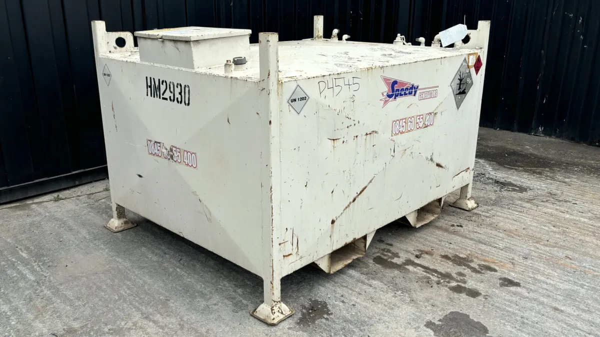 3000L Diesel Bowser - Image 1