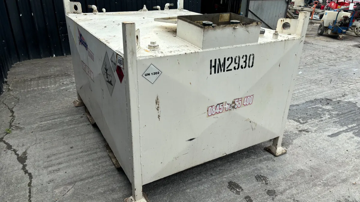 3000L Diesel Bowser - Image 4