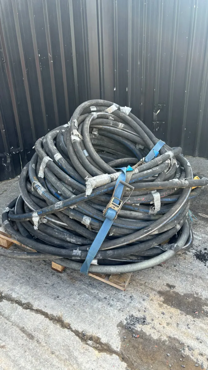 Pallet of Sandblasting Hose - Image 1