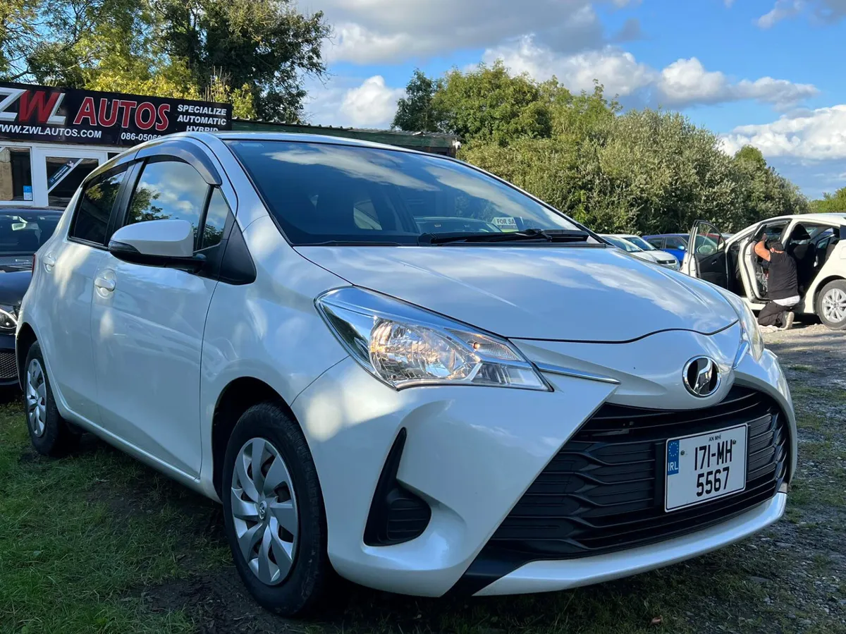 2017 Toyota Vitz - Image 3