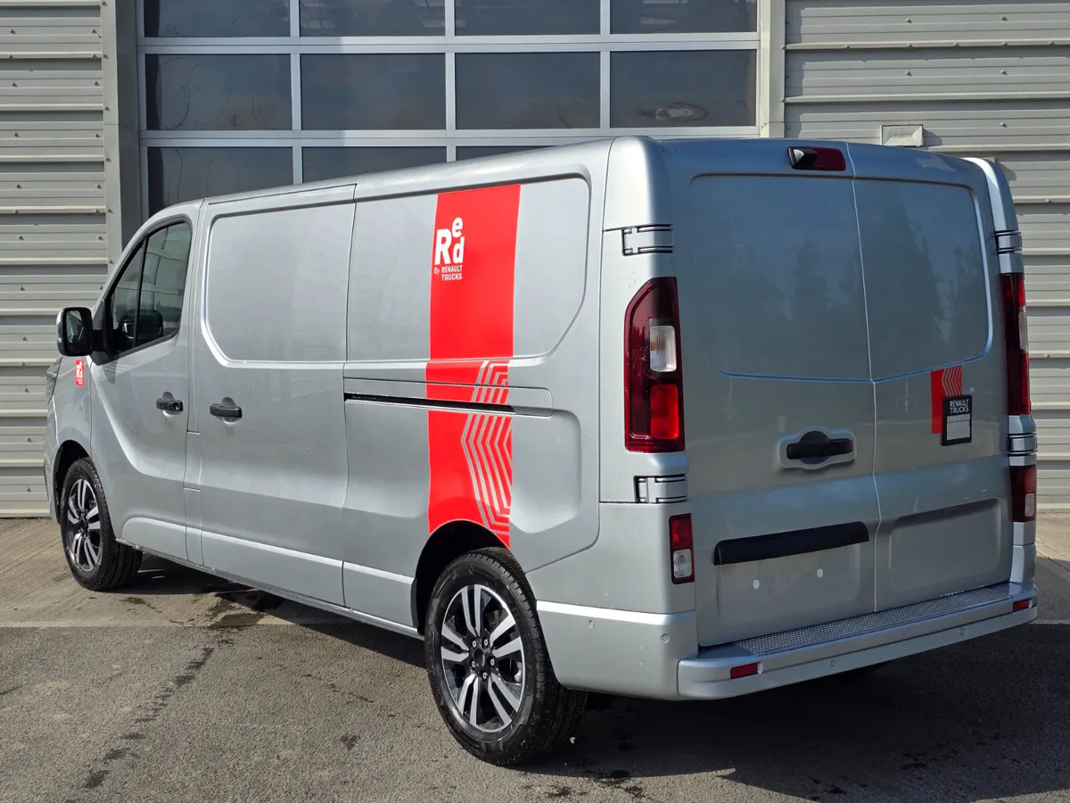 Renault Trafic Exclusive 150BHP Auto - Image 3