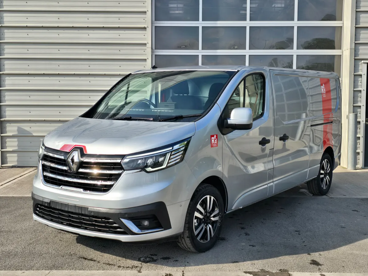 Renault Trafic Exclusive 150BHP Auto - Image 2