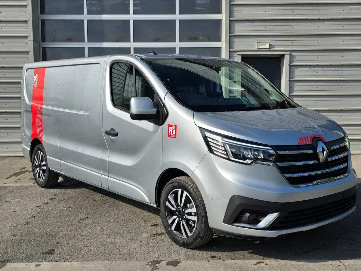 Renault Trafic Exclusive 150BHP Auto - Image 1