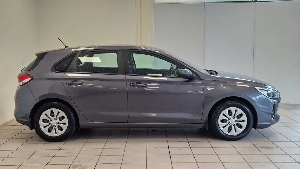 Hyundai i30 2018 - DRIVES LIKE NEW - Image 4