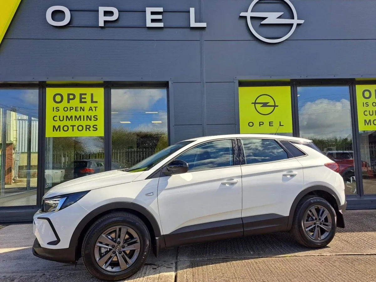 Opel  Grandland X Elegance-1.2 130BHP - Image 4
