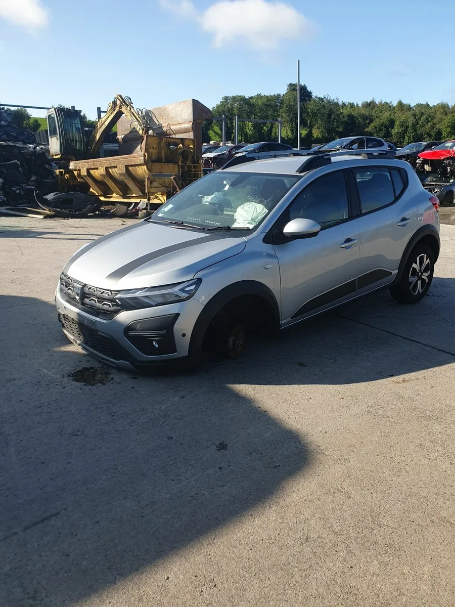 Dacia sandaro Stepway 2022 1.0ptl For Parts - Image 1