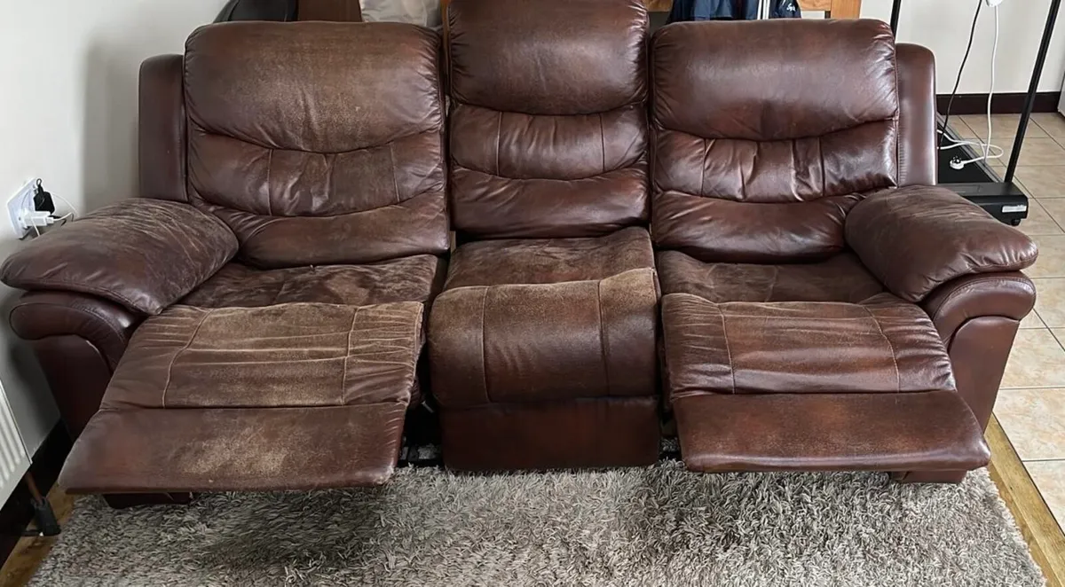 Free to Collect/Deliver Locally Recliner Couch - Image 2