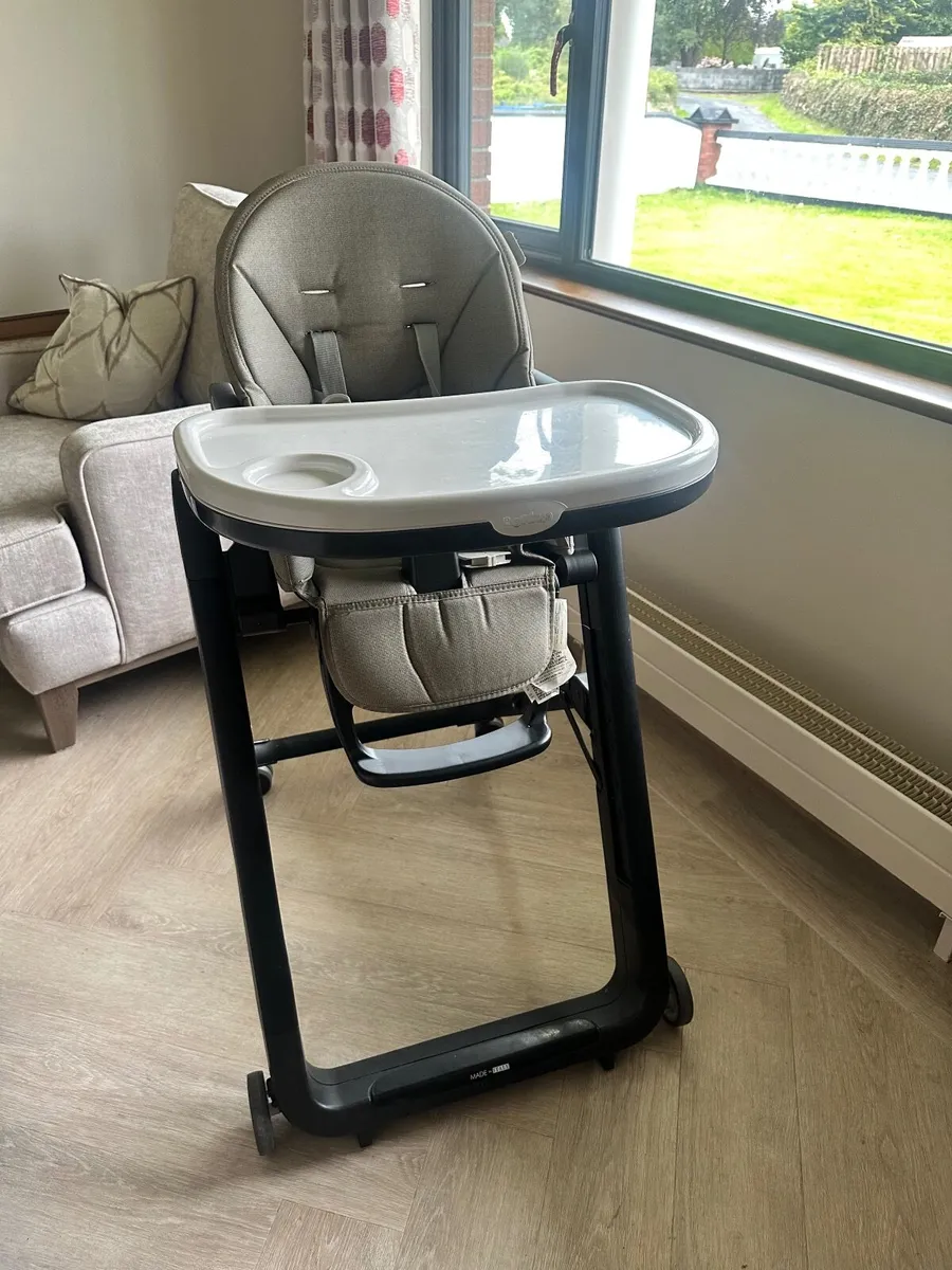 Peg Perego Siesta High chair - Immaculate - Image 2