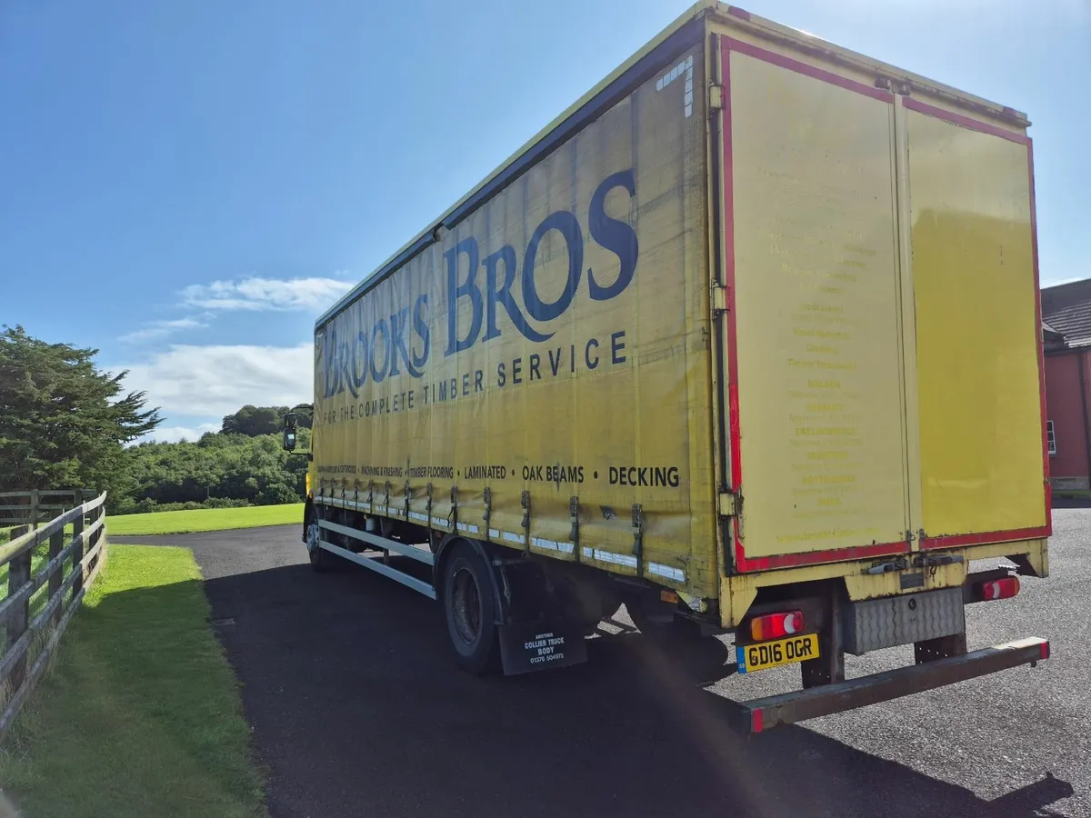2016 Volvo FL280 28ft Tautliner barn doors - Image 4