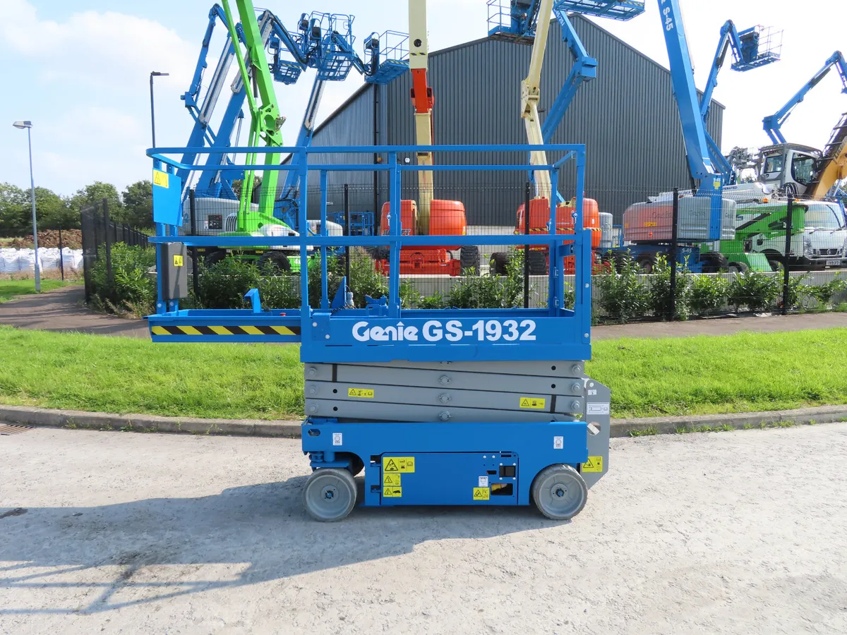 Genie GS 1932 Scissor Lift - Image 2