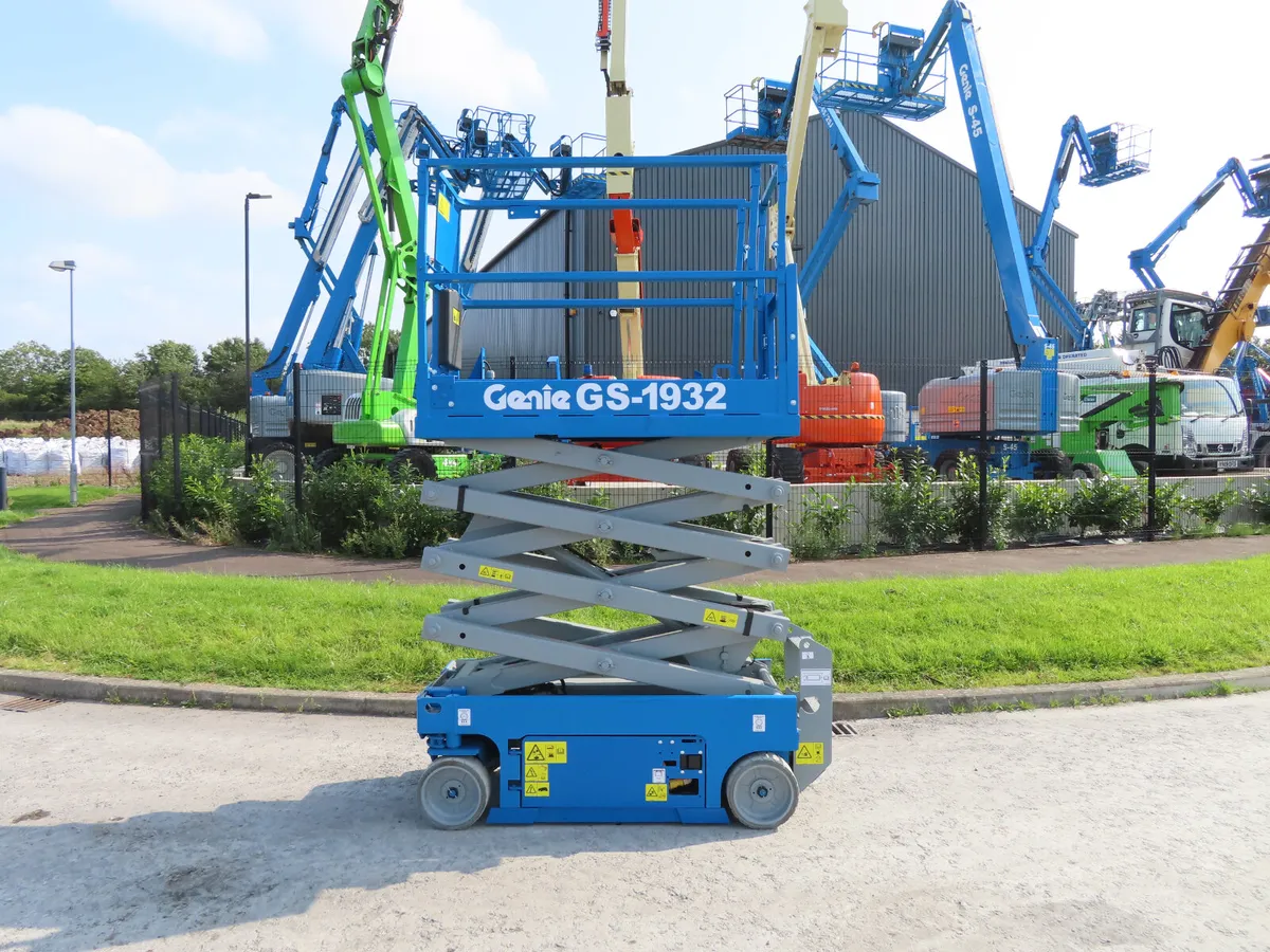 Genie GS 1932 Scissor Lift - Image 3