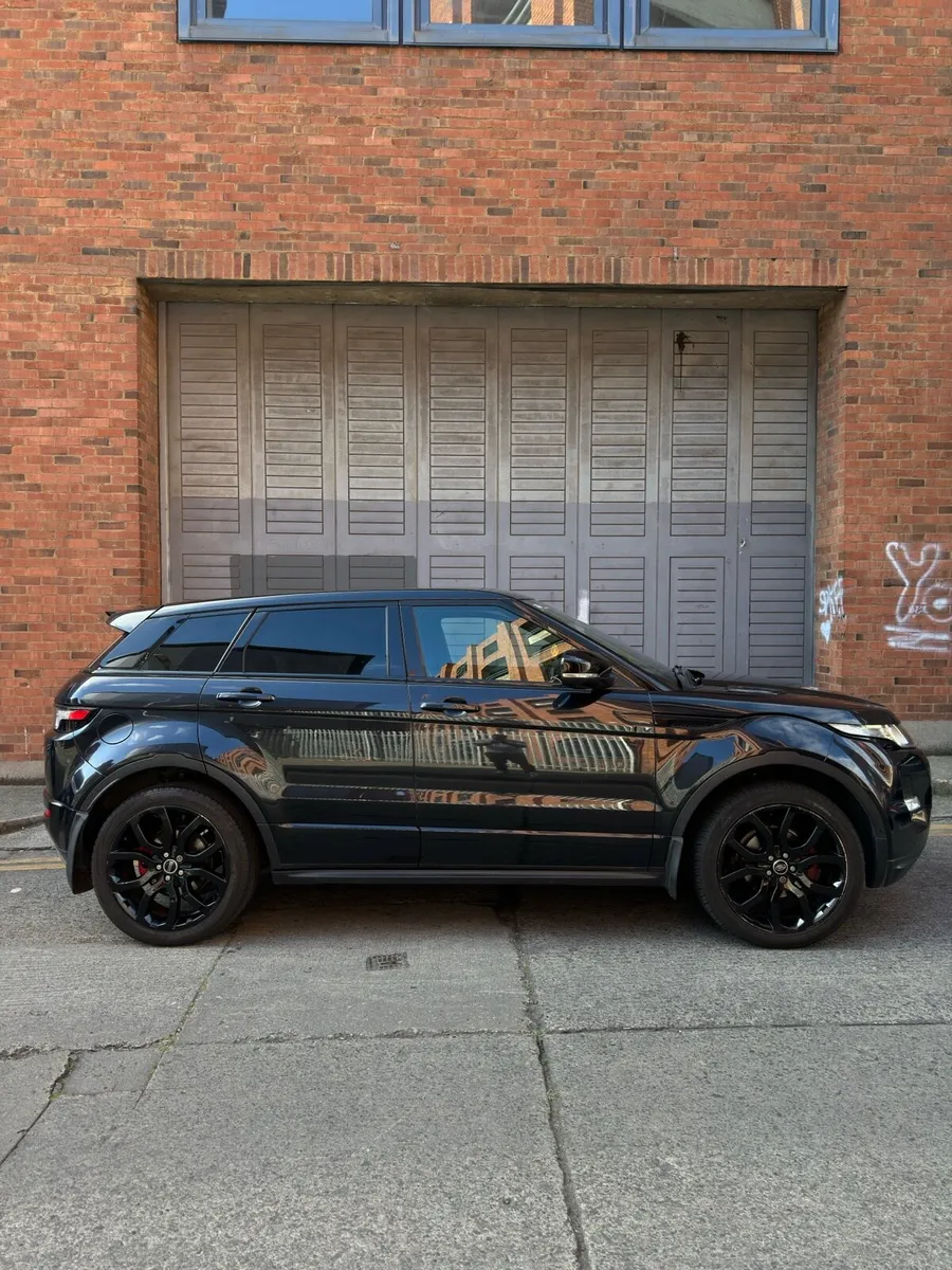 RANGE ROVER EVOQUE ALL BLACK - Image 1