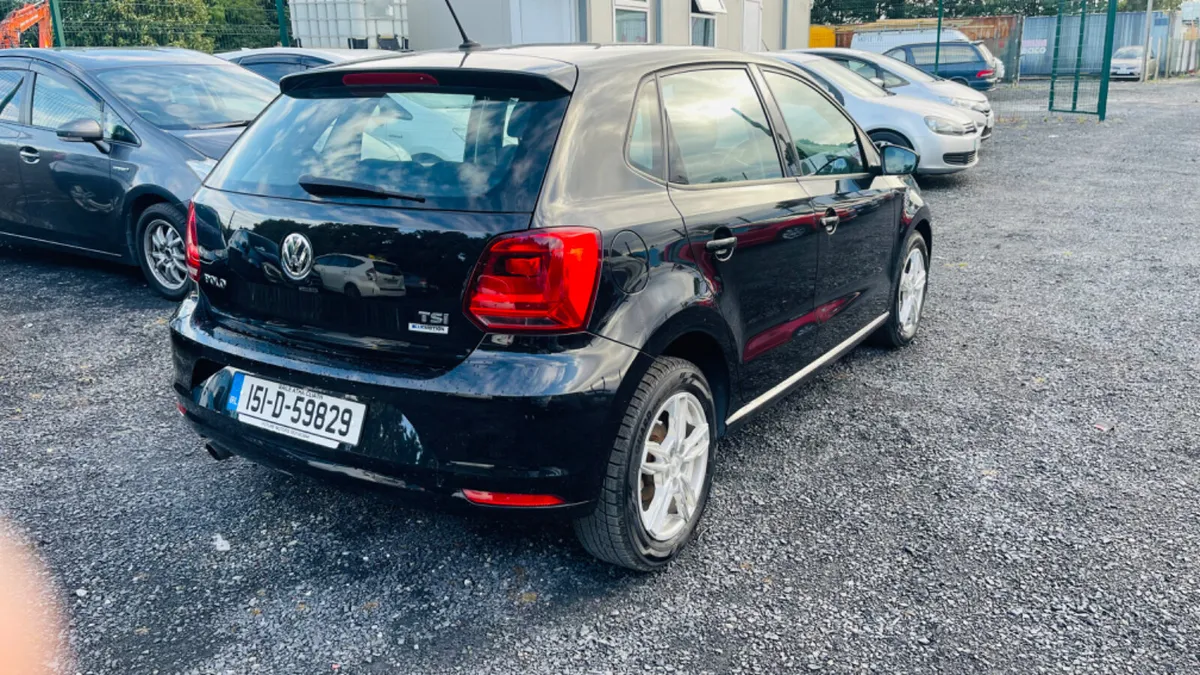 Volkswagen Polo 2015 Automatic 38400 km Low Mileag - Image 3