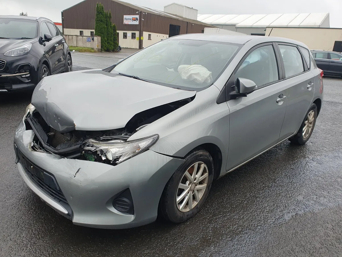 13 TOYOTA AURIS  1.4 D-4D FOR BREAKING - Image 2