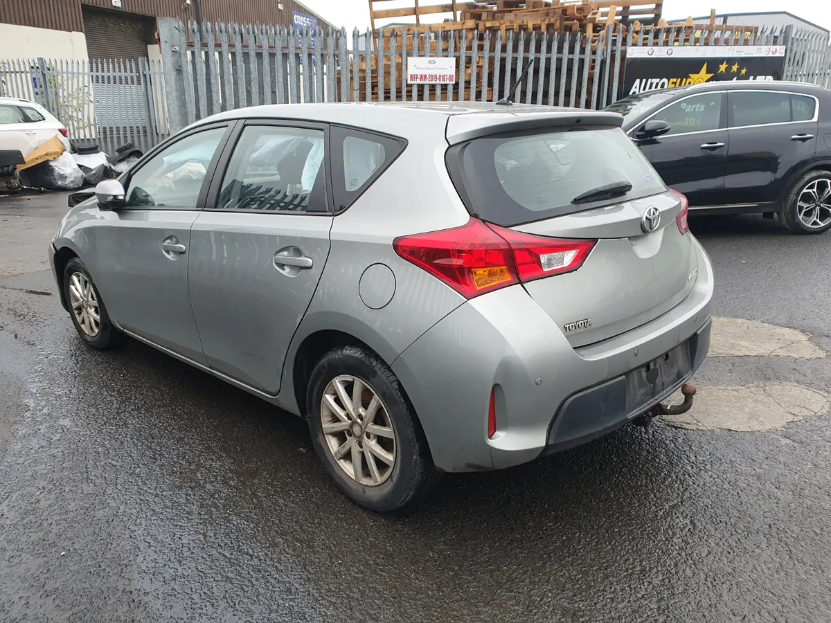 13 TOYOTA AURIS  1.4 D-4D FOR BREAKING - Image 3