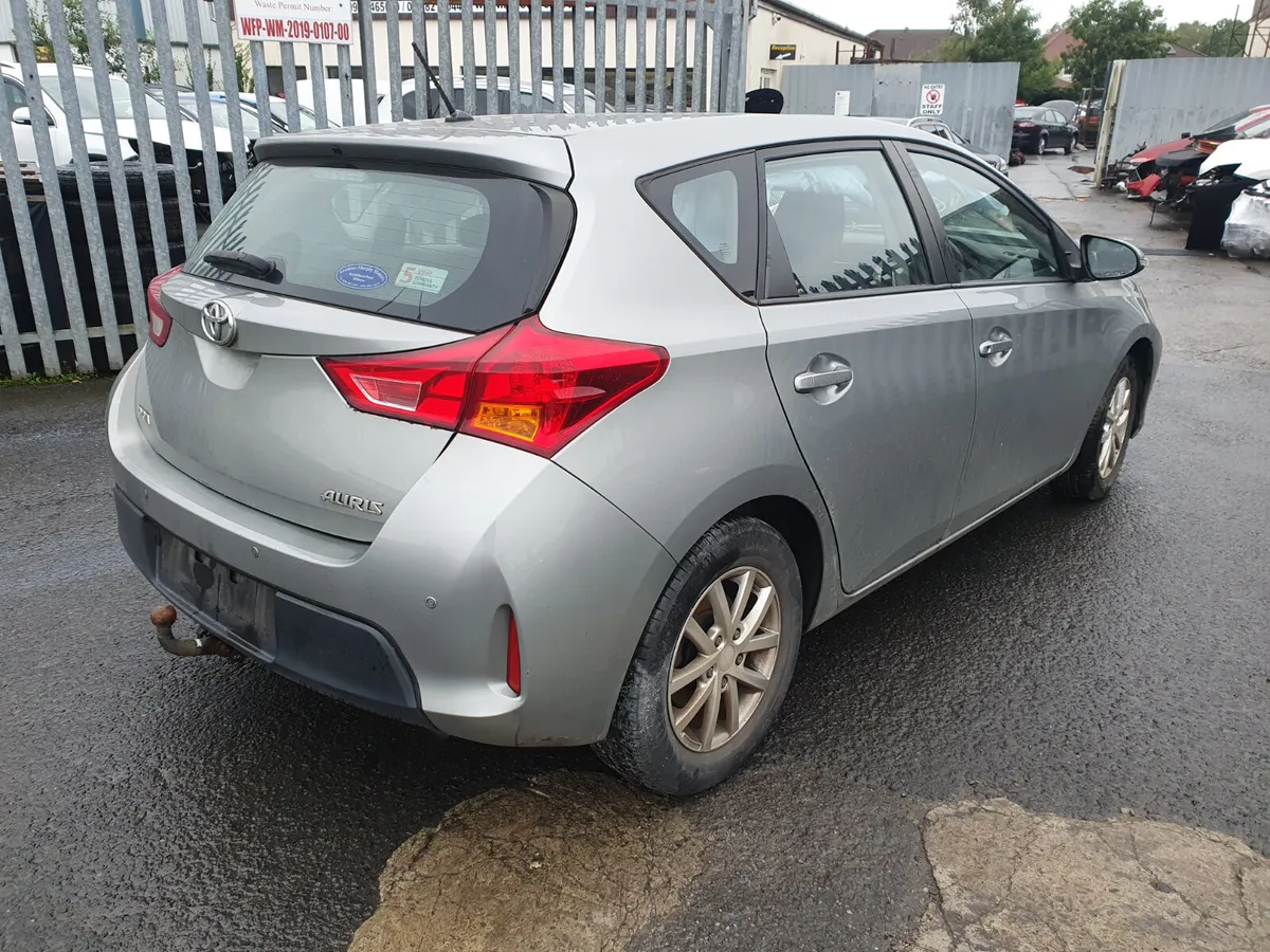 13 TOYOTA AURIS  1.4 D-4D FOR BREAKING - Image 4
