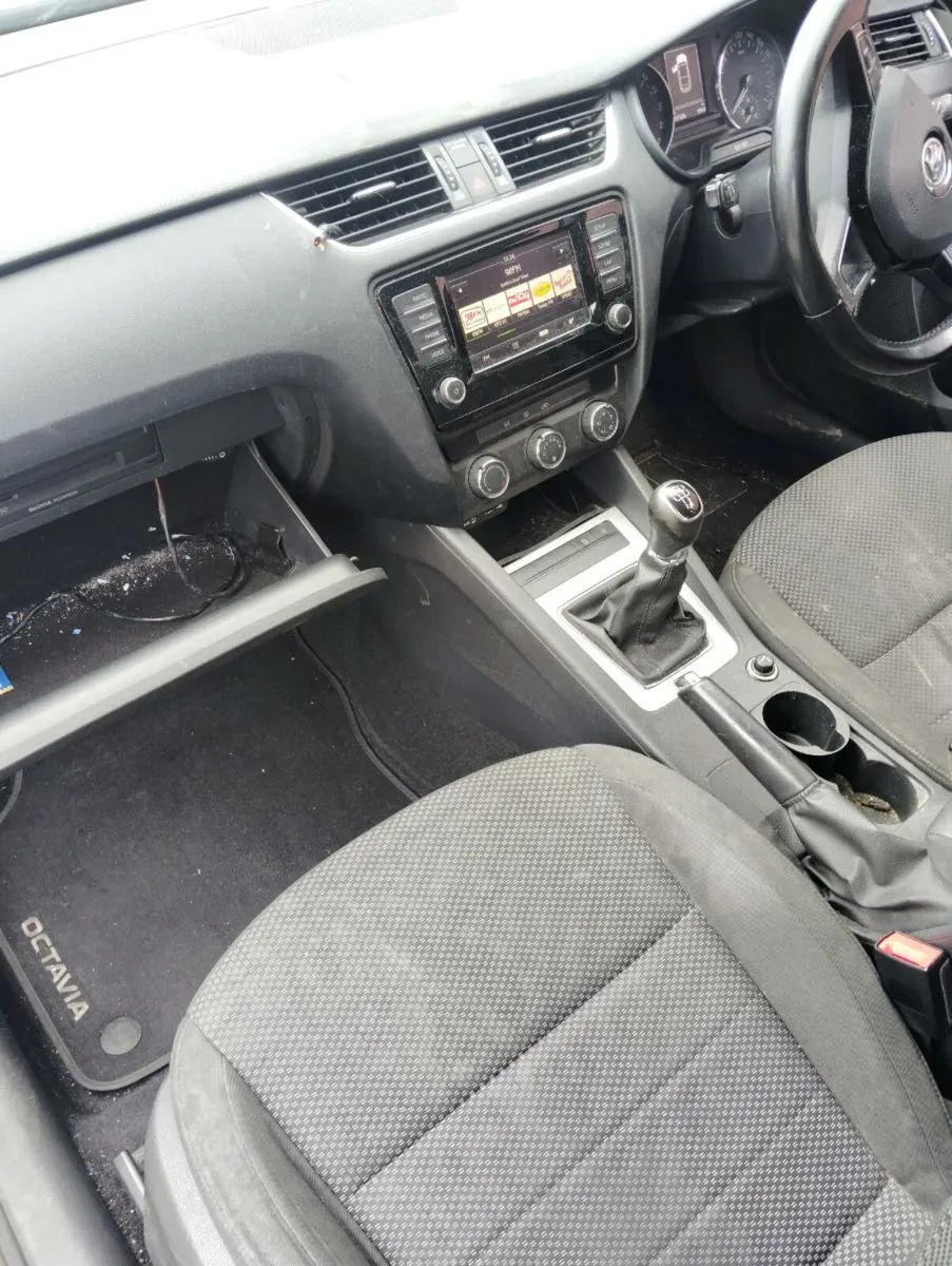 Breaking Skoda Octavia 2016 cxxb rtd - Image 3