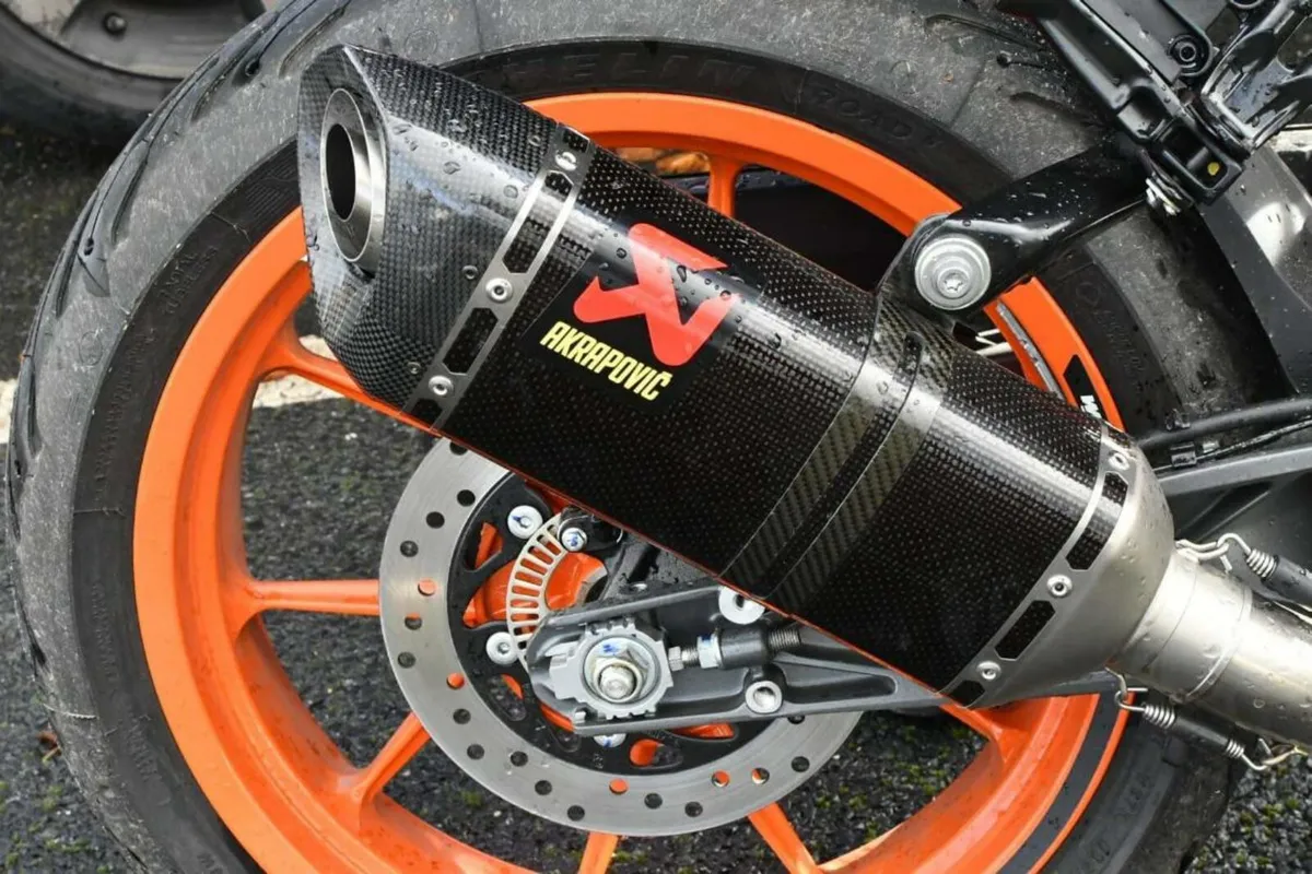 2023 (232) KTM 125 Duke top spec - Image 4