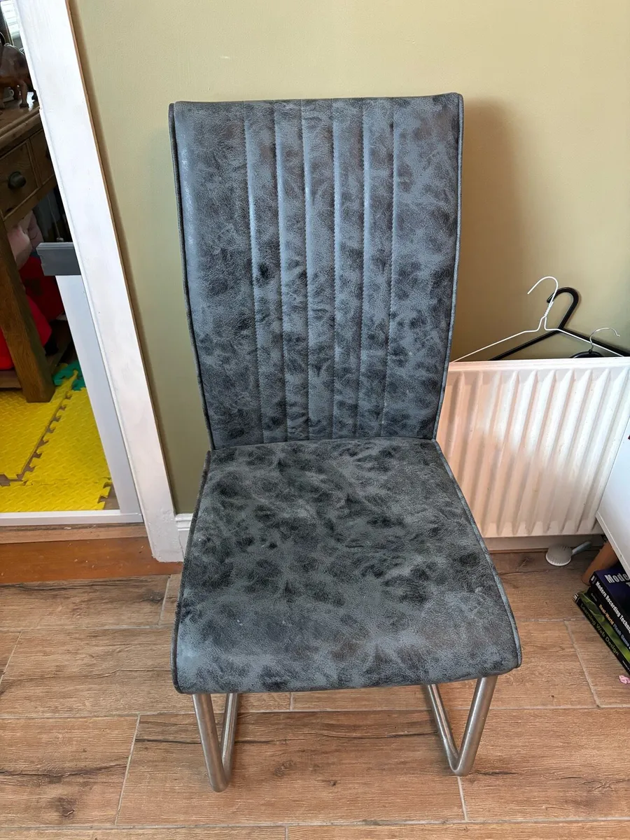 Dining Table & 6 Chairs Need Gone - Image 3