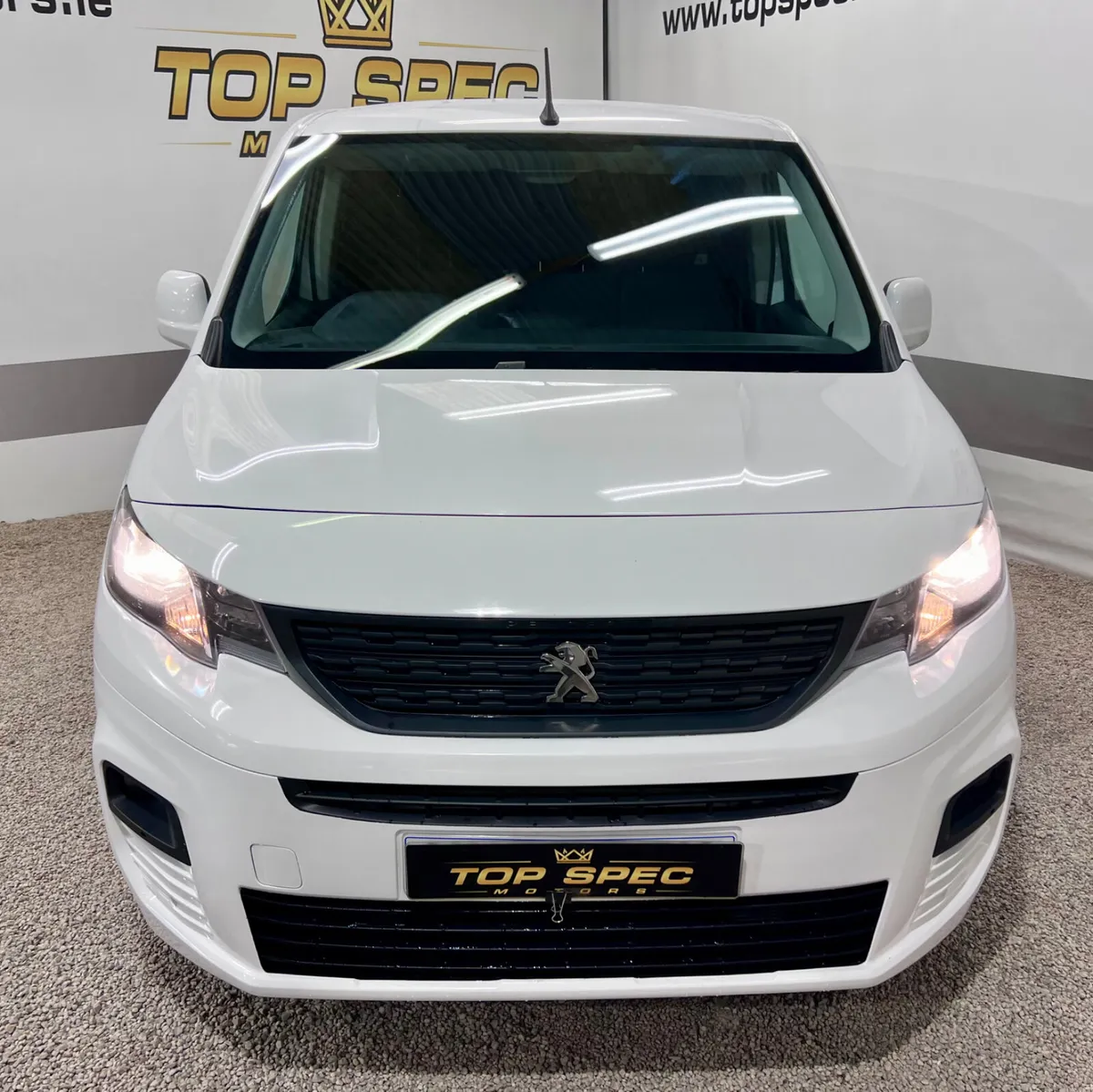 2020 Peugeot partner NEW MODEL 1.6Hdi 3 Seater - Image 4