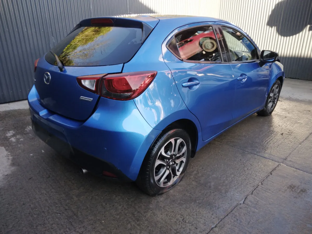 2015 Mazda 2 1.5 Pet Breaking/Dismantling - Image 3