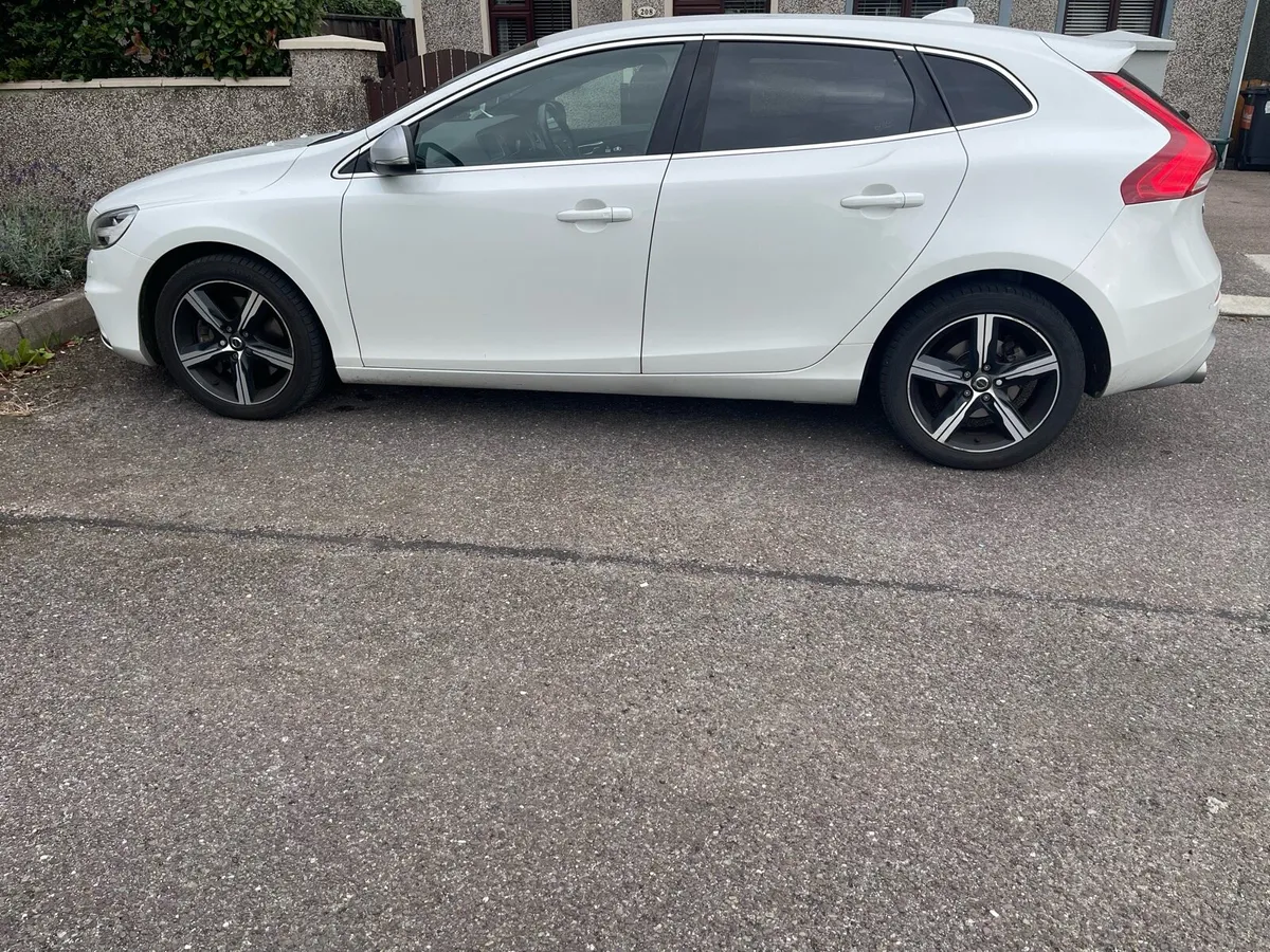 Volvo v40 R auto New NCT - Image 3