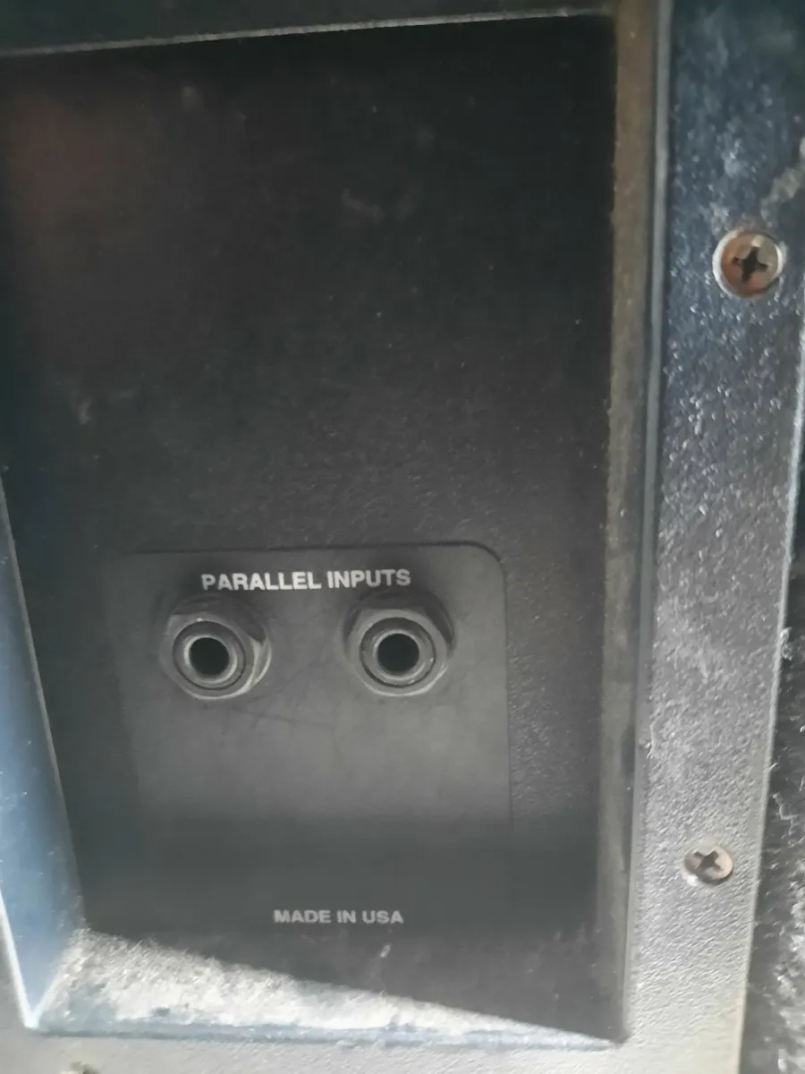Speakers and 2 Bins. - Image 2
