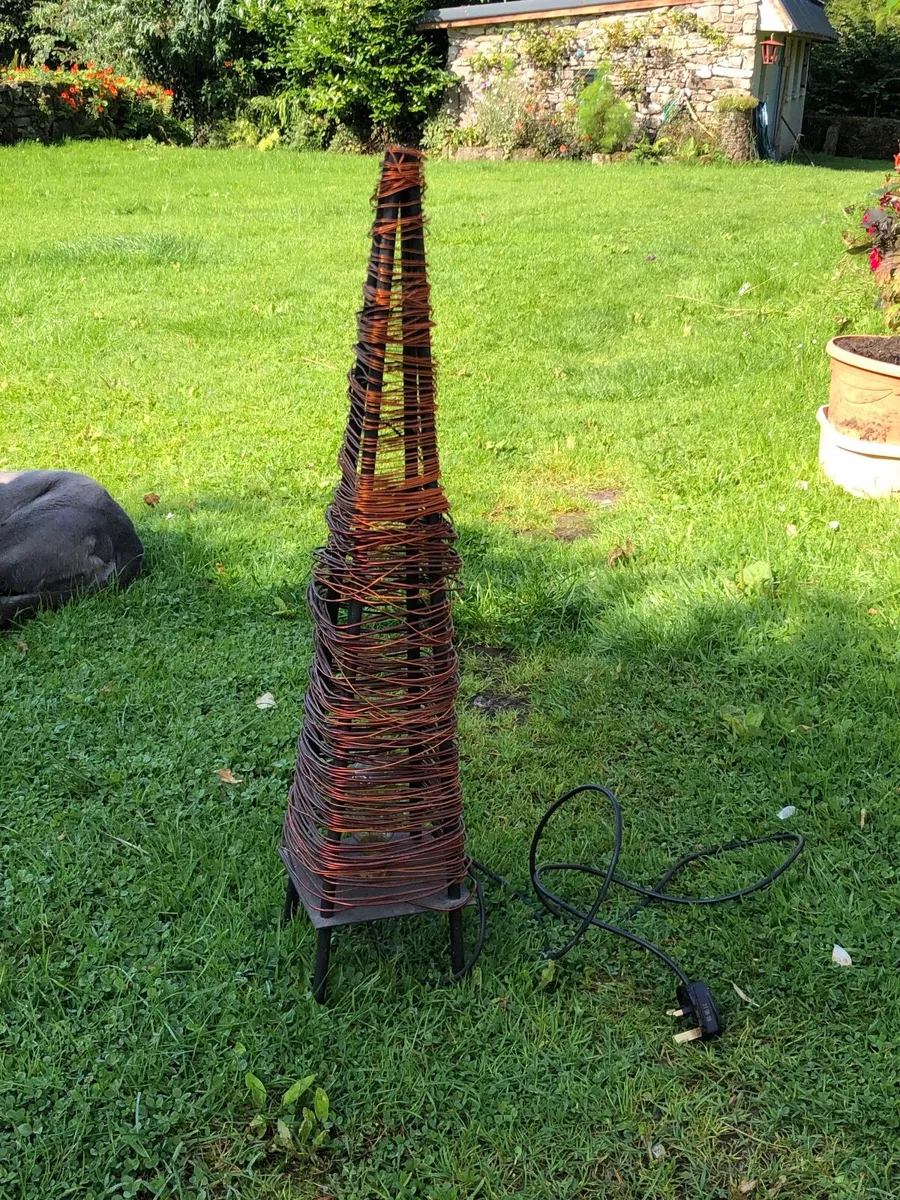 Copper wire wrapped lamp - Image 3