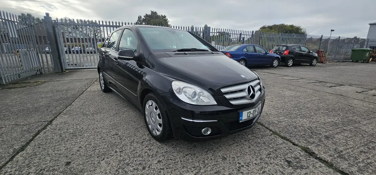 2012 Mercedes B-Class Manual - Image 1