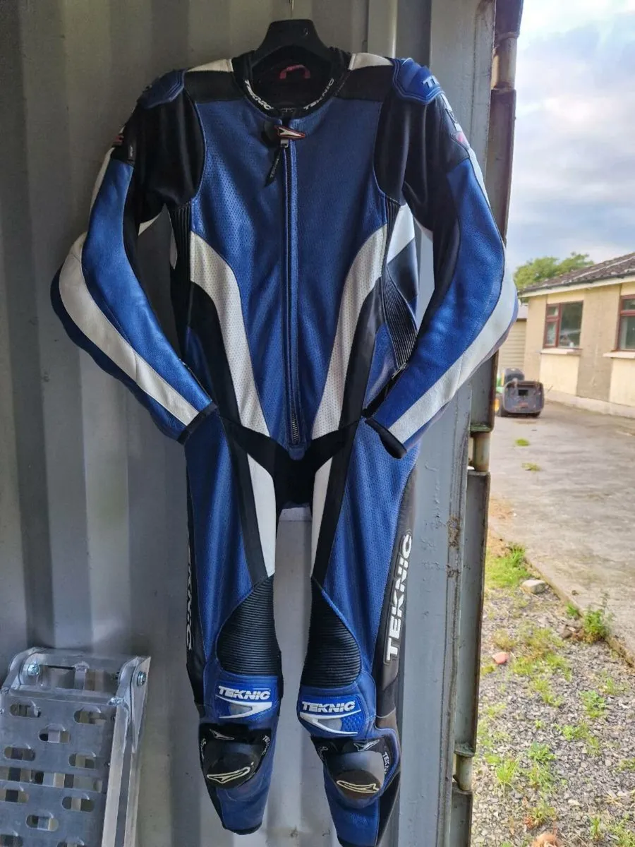 Teknic Vio vr11 one piece race leathers - Image 1