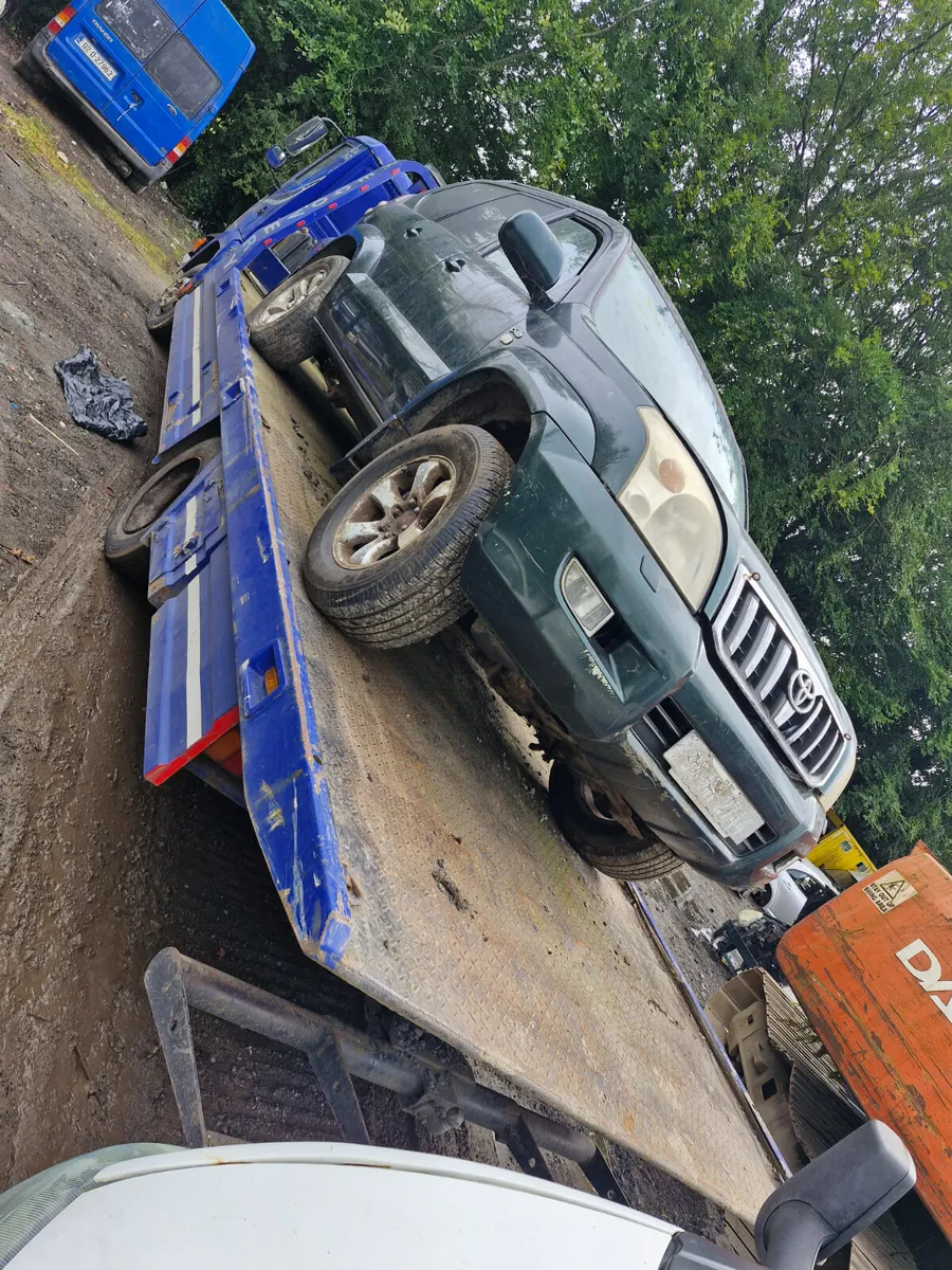 Toyota landcruiser 03 to 10 breaking for parts - Image 3