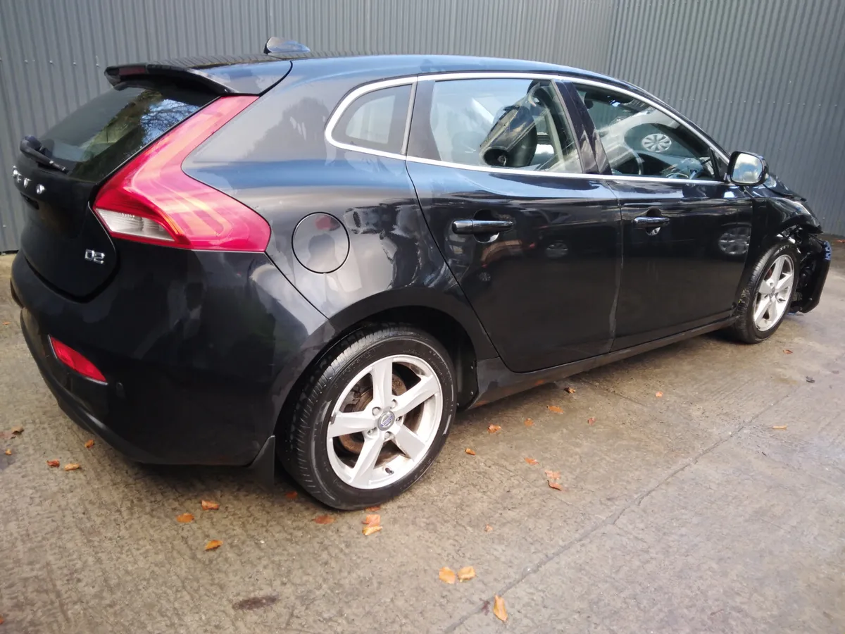 2012 Volvo V40 1.6 Dsl Breaking/Dismantling - Image 4