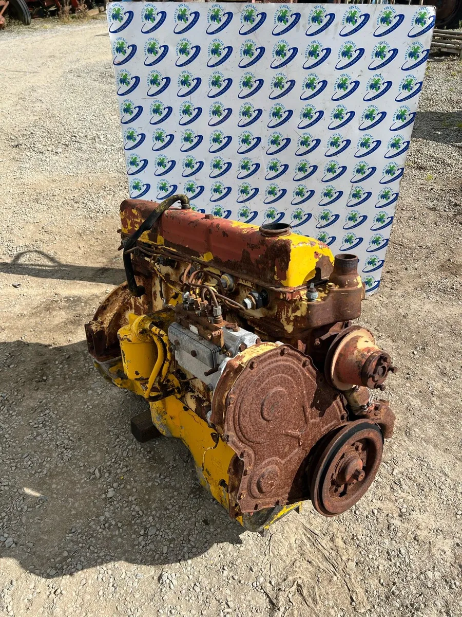 Muir-Hill 121 6 Cylinder Tractor Engine - Image 1