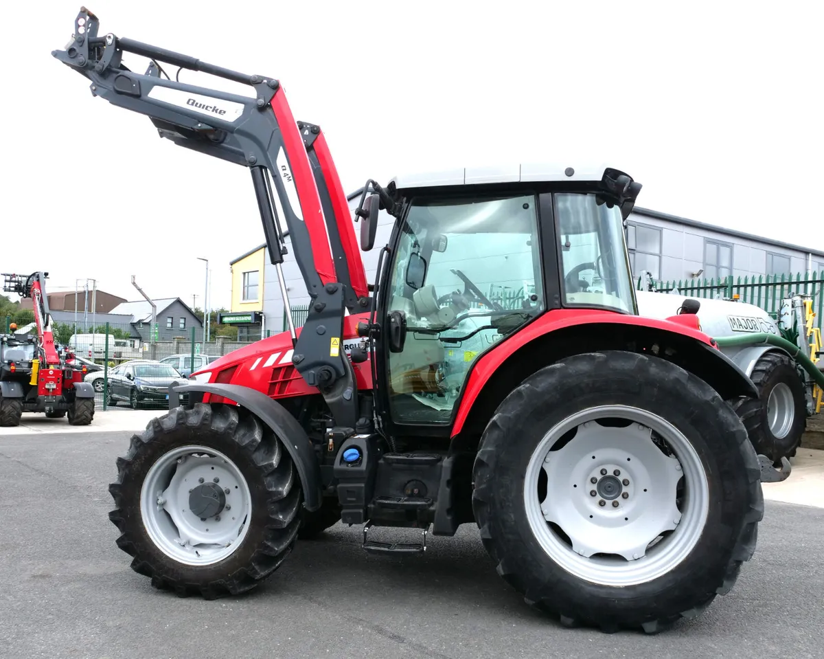 MASSEY FERGUSON 5712 SL & QUICKE LOADER - Image 1