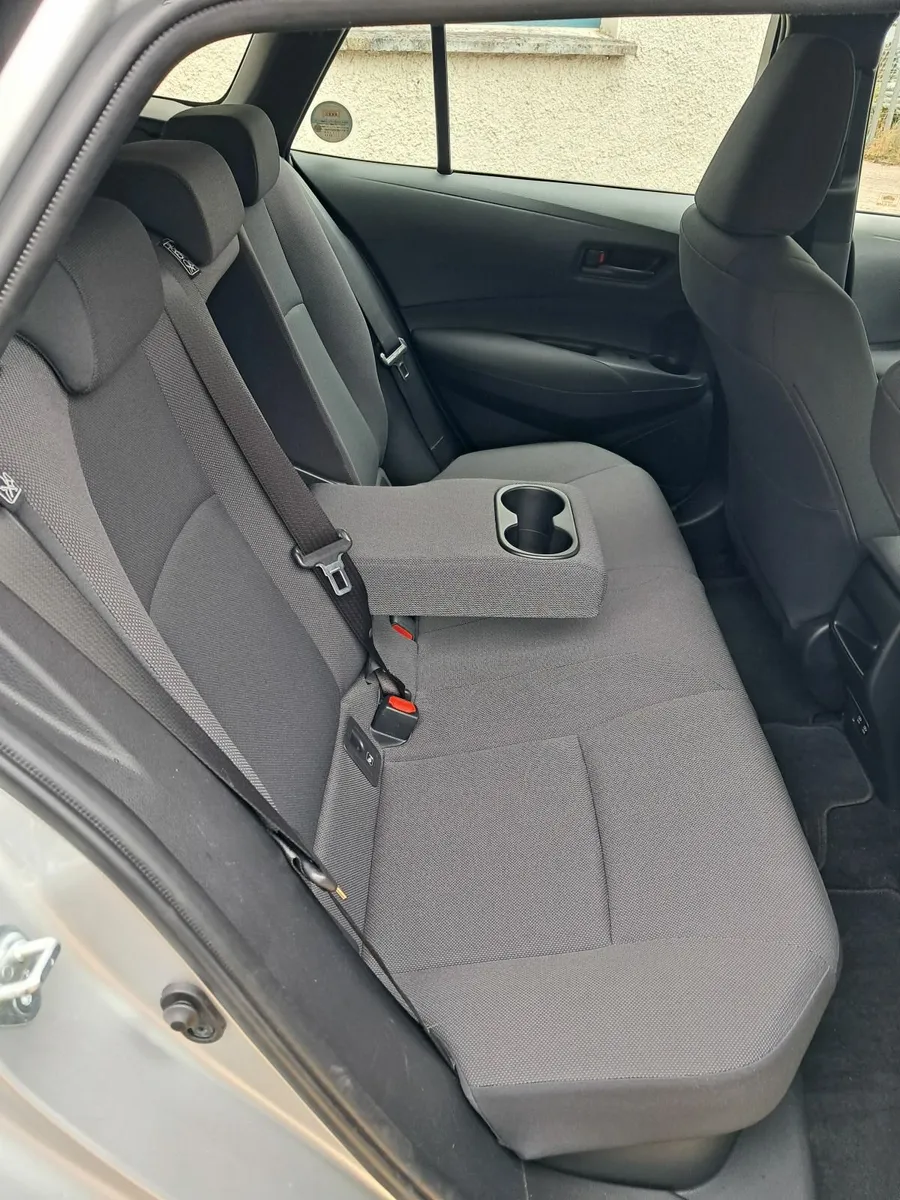 (18.500 EURO ono) COROLLA HYBRID - Image 2