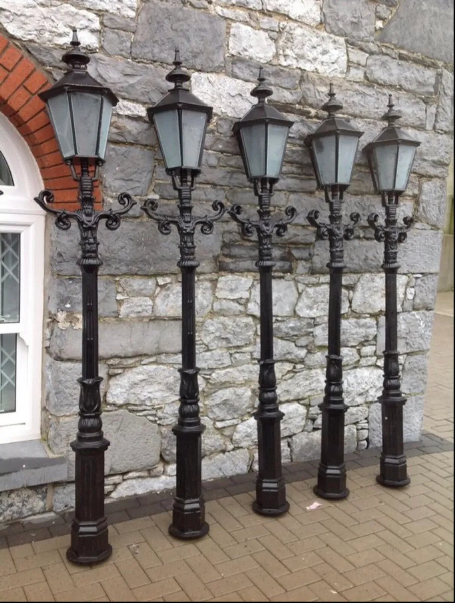 Brand new cast iron lamps/lights - Image 2